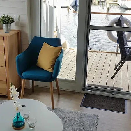 Houseboat Hecht In At The Marina Minde *