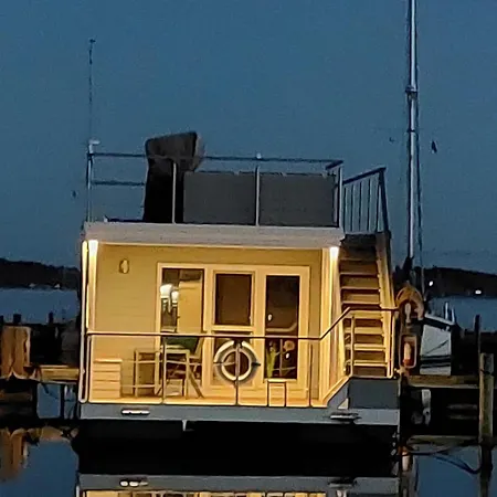 Houseboat Hecht In At The Marina Minde * Egernsund